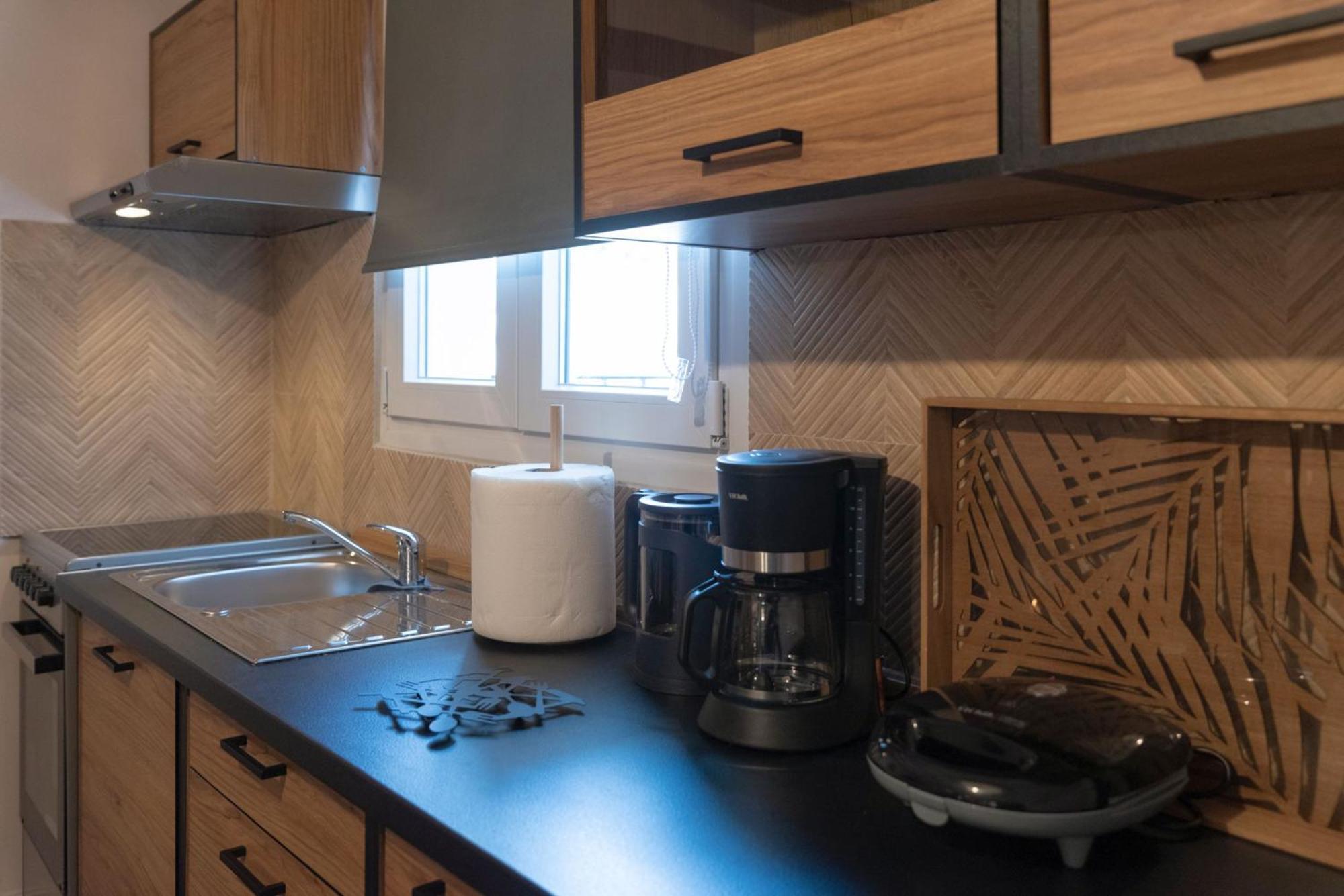 Niki Athens Suites - Urban Apartment In Athens Center 외부 사진