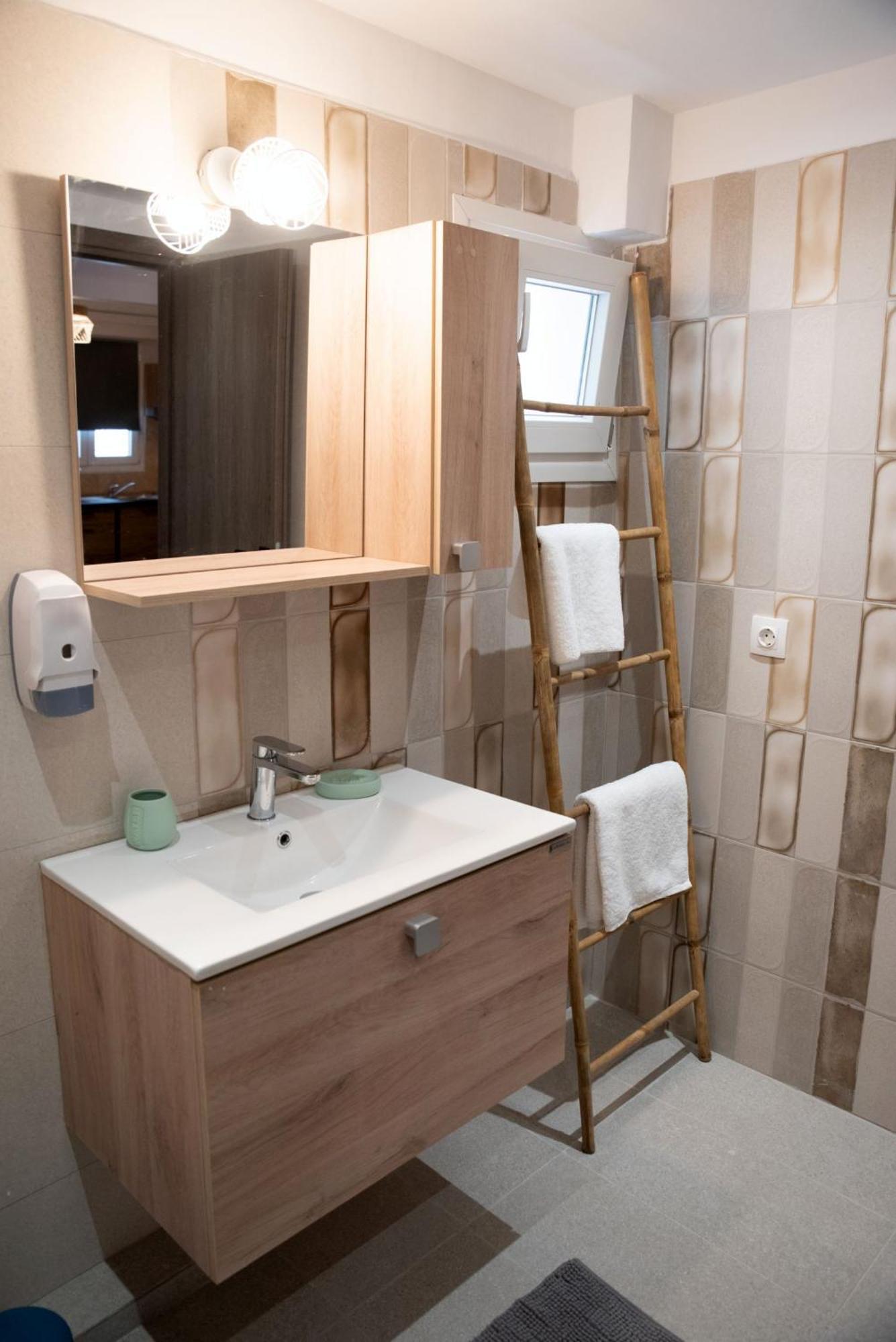 Niki Athens Suites - Urban Apartment In Athens Center 외부 사진